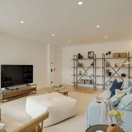 Villa Contemporary By Cadenzalux *