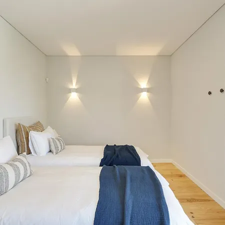 Contemporary By Cadenzalux Villa *