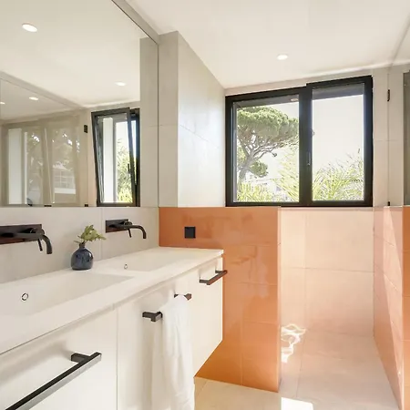 Contemporary By Cadenzalux Villa