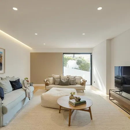 Contemporary By Cadenzalux Villa *