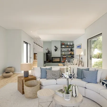 Villa Contemporary By Cadenzalux