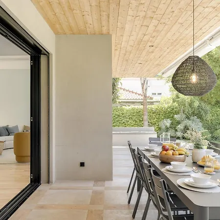 Villa Contemporary By Cadenzalux