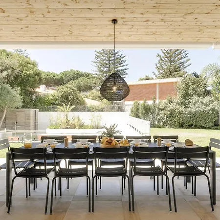 Villa Contemporary By Cadenzalux *