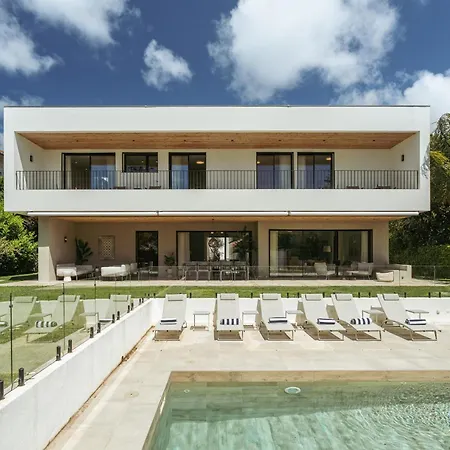 Villa Contemporary By Cadenzalux