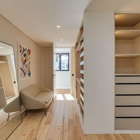 Villa Contemporary By Cadenzalux