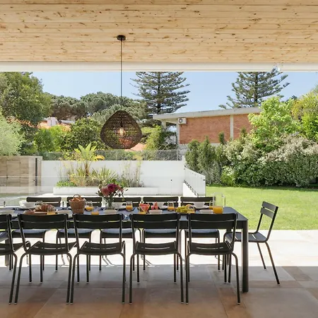 Villa Contemporary By Cadenzalux *