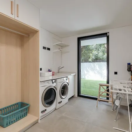 Villa Contemporary By Cadenzalux Cascais