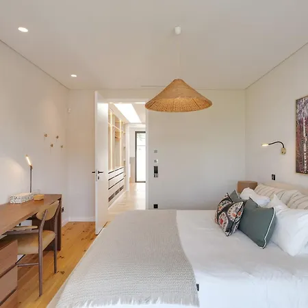 Villa Contemporary By Cadenzalux *