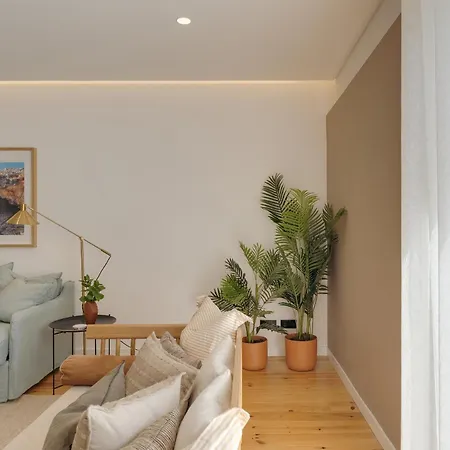 Contemporary By Cadenzalux Villa *