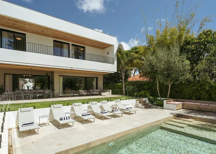 Contemporary By Cadenzalux Villa