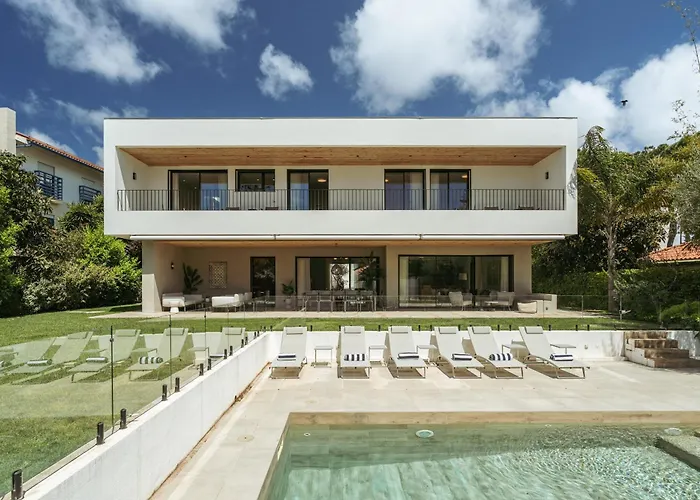 Villa Contemporary By Cadenzalux