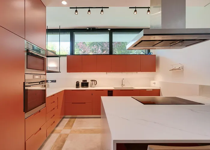 Contemporary By Cadenzalux Villa