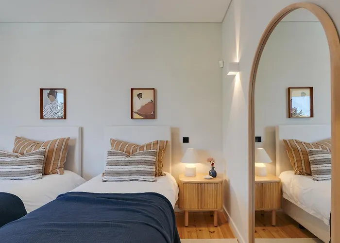 Villa Contemporary By Cadenzalux