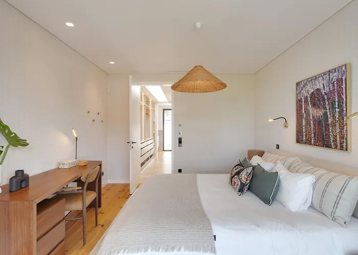 Villa Contemporary By Cadenzalux *