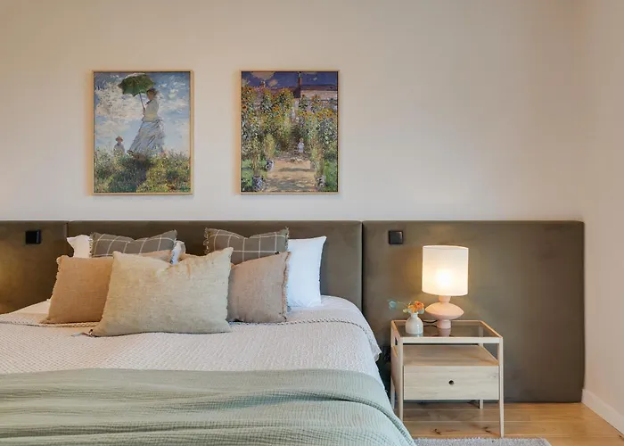 Contemporary By Cadenzalux Villa *
