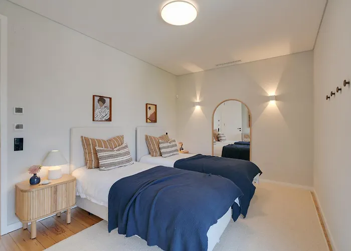 Villa Contemporary By Cadenzalux *