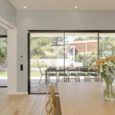 Villa Contemporary By Cadenzalux *